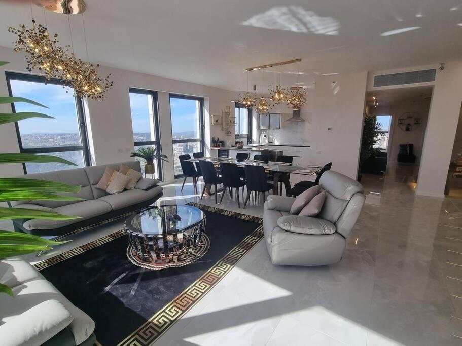 Jtower Royal Suites - The Penthouse - Alefimmoed Jeruzalem Buitenkant foto